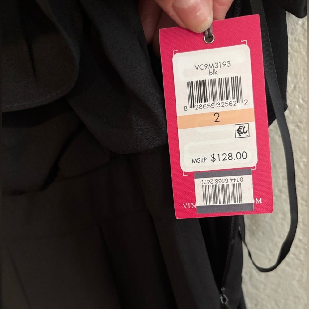 NWT Vince Camuto women’s black Off-the-Shoulder Flounce Top Jumpsuit size 2 - Picture 6 of 6